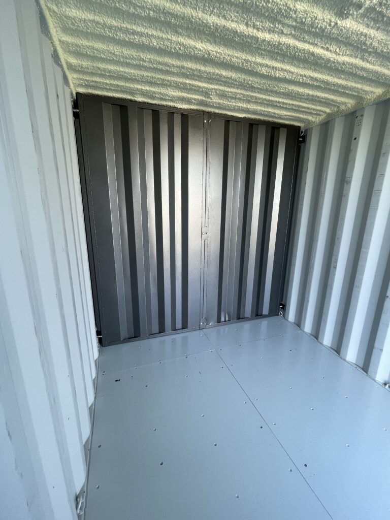 Cloison séparation amovible et sans perçage pour conteneur maritime